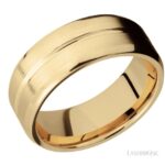 Lashbrook 14K Yellow Grooved Bevel Wedding Band