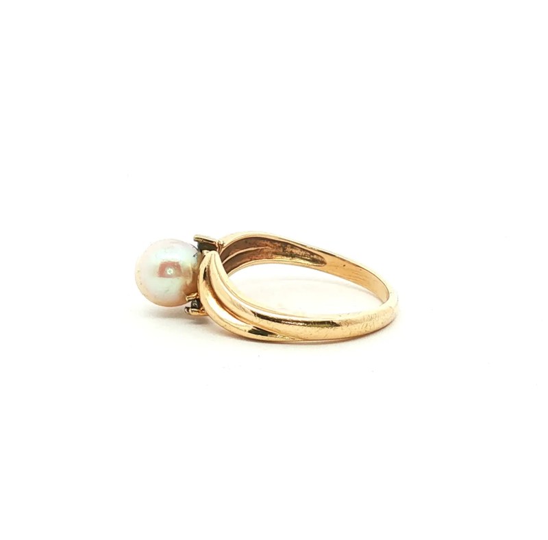 Estate 10k Yellow Gold Pearl and Diamond Ring